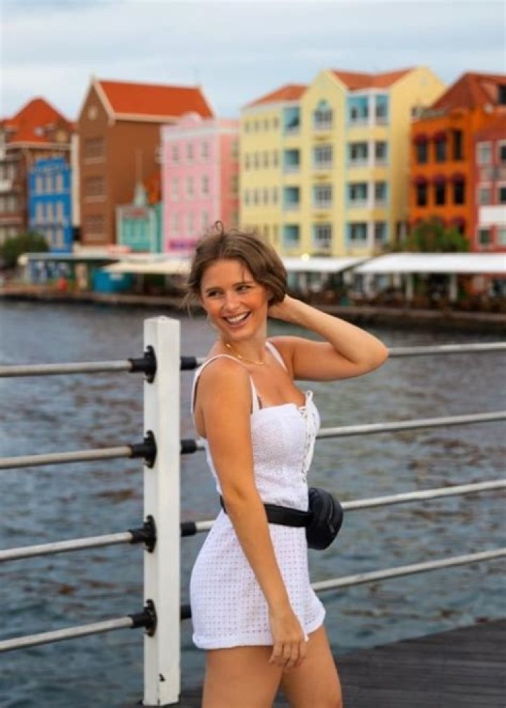 Alexandra Beaton Height, Weight, Net Worth, Age, Birthday, Wikipedia, Who, Instagram, Biography