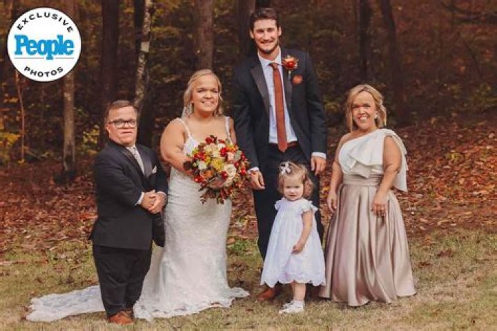 
Footballer Ashleigh Neville And Partner Liz’s Wedding Was A Memorable One 