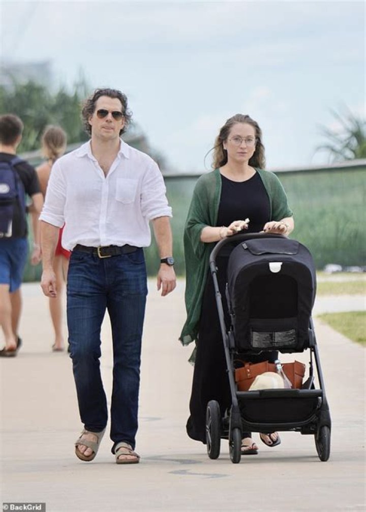 
Is Henry Cavill Married? His Biography, Wife Name, Family and Height in Feet 