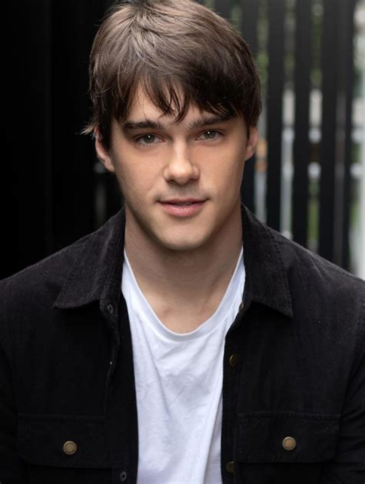 Is Mitchell Hope Gay? Age, Height, Net Worth