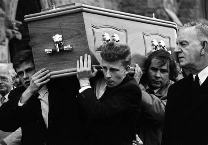 
Is Patrick Kielty Protestant? What Happened To His Father? 