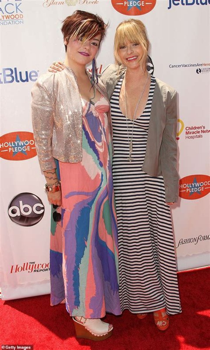 
Is Taryn Manning Married? Did She Date Holly Hartman? Relationship Facts 