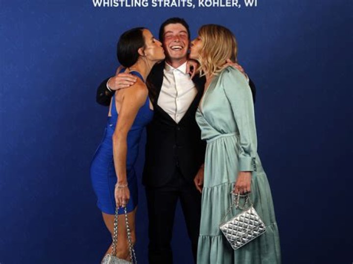 
Is Viktor Hovland Married To Wife? or Dating a Girlfriend? 