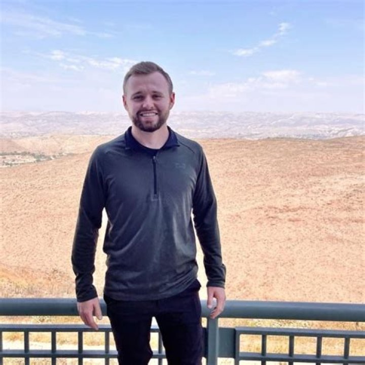 
Jason Duggar Height, Weight, Net Worth, Age, Birthday, Wikipedia, Who, Nationality, Biography 