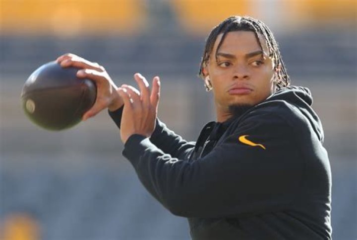 
Quarterback Justin Fields In Need Of Strong Motivation To Play In The Fantasy League 2022 