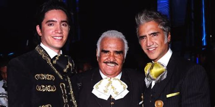 Who Are Vicente Fernandez’s Parents? Meet His Father Ramón & Mother Paula Gómez de